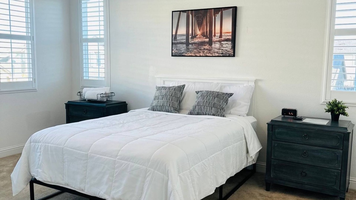 Nut Tree House | Ideal Monthly Stay: Master Bedroom Near Kaiser Permanente and Travis AFB