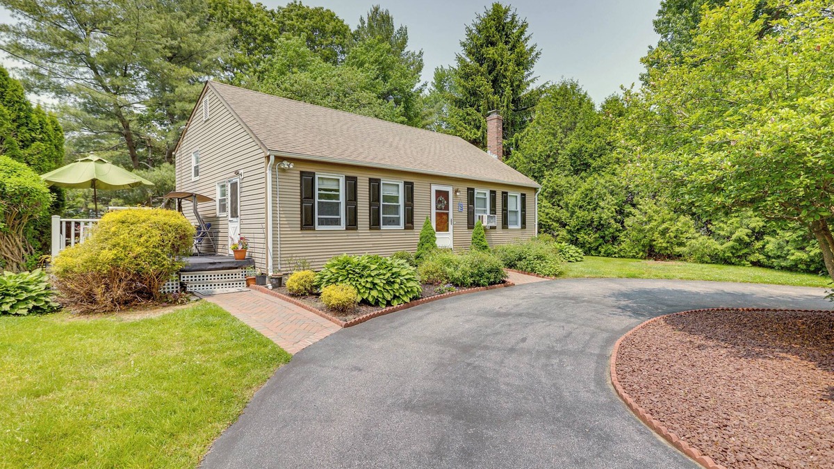 Narragansett House | Ideal Narragansett Location w/Furnished Deck!