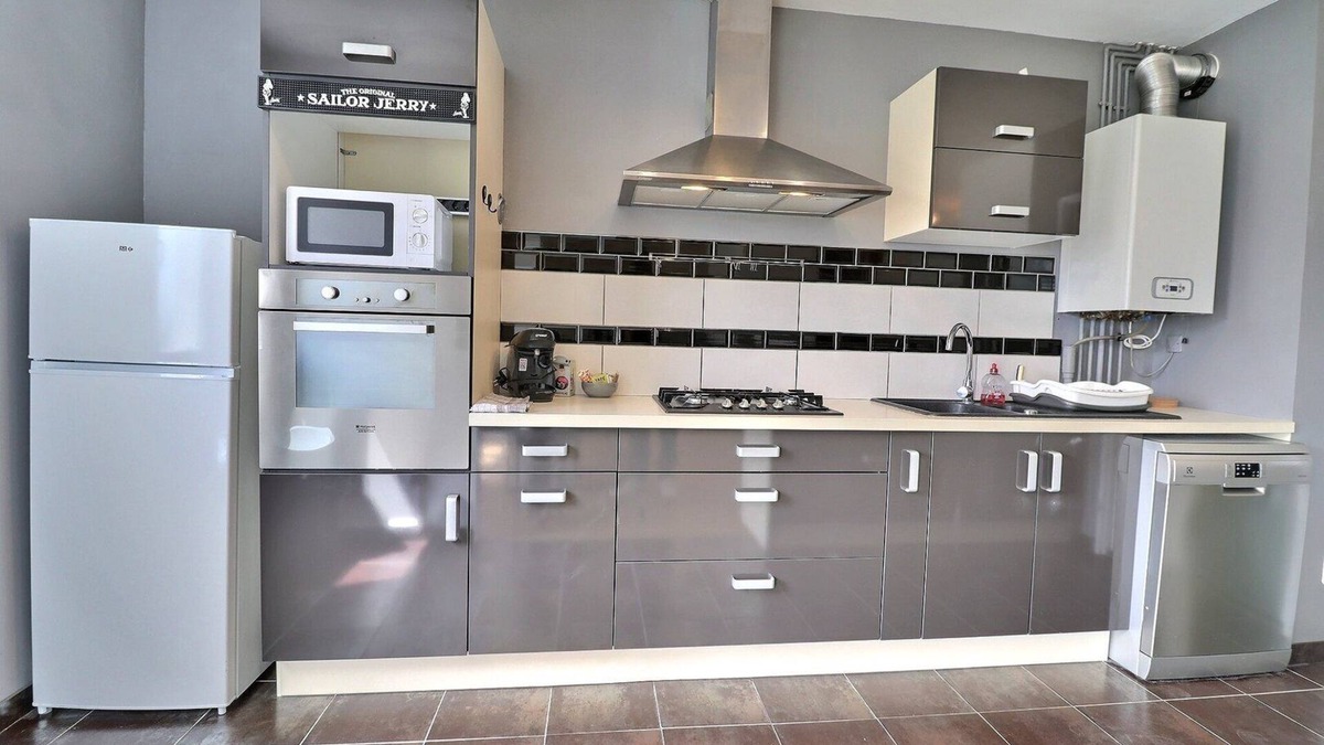 Troyes Apartment | ideal PRO/family*WiFi*private parking*quiet