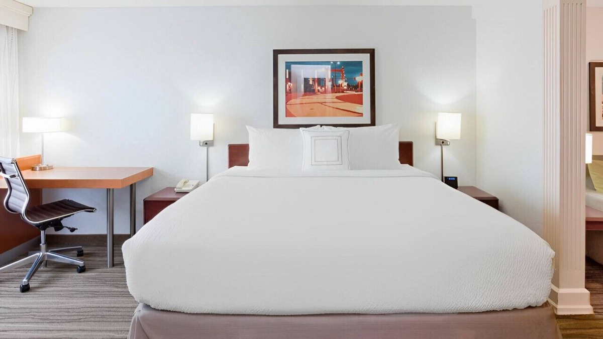 Golden Valley House | Ideal Room for Leisure Trips! Pool, Gym