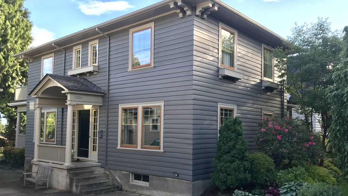 Kerns House | Ideal SE location-Laurelhurst Park- 2 bedrooms, sleeps 5, family friendly.