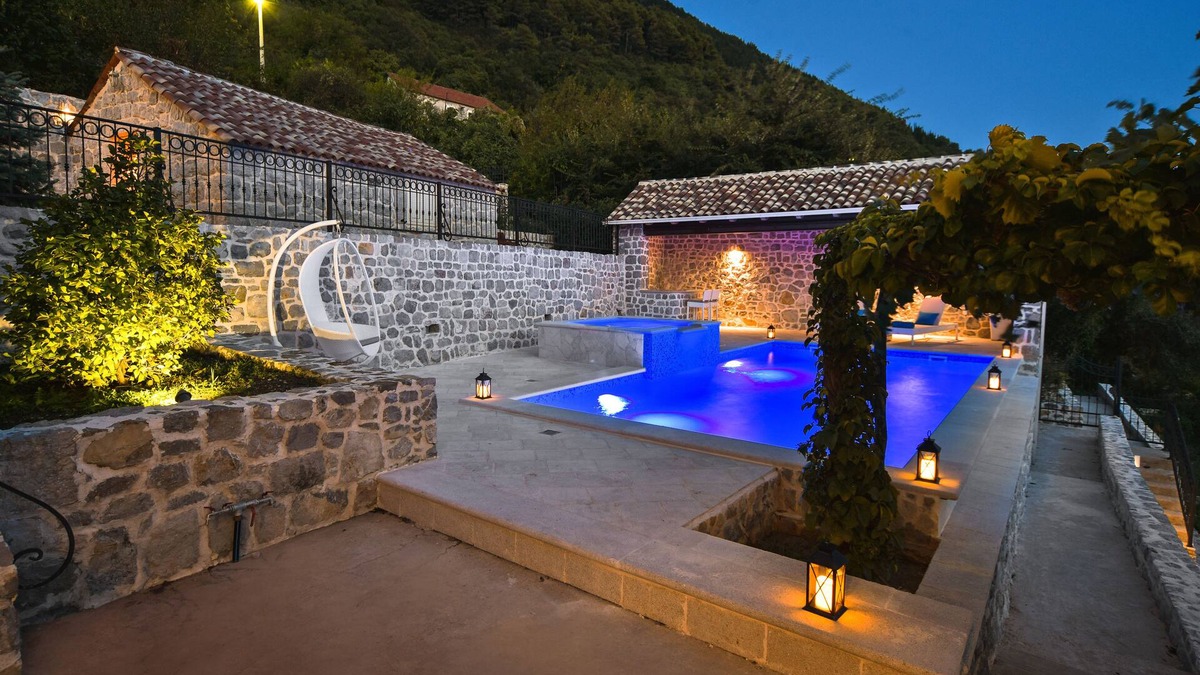 Kotor Villa | Ideal solution fore those looking for privacy, freedom and flexibility!