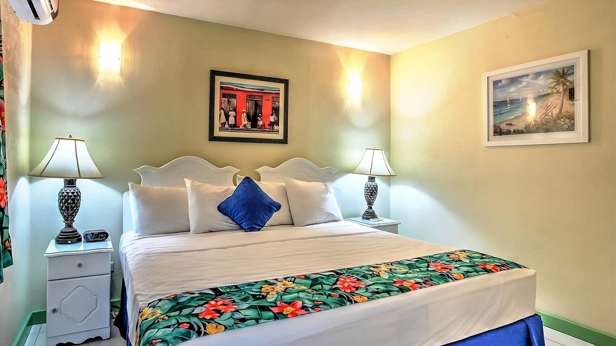 Worthing Hotel | Ideal Stay for Beach Goers: Cozy Room w/Living Area and Kitchenette | 3 Rooms