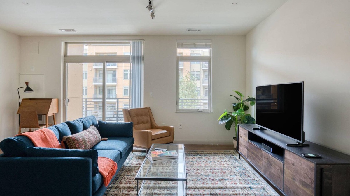 Waltham Apartment | Ideal Waltham 2BR w/Gym & W/D, near Restaurants, by Blueground