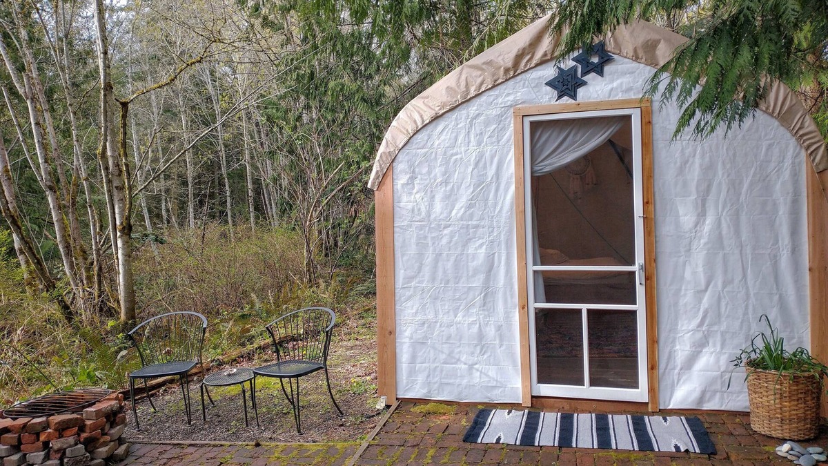 Nordland RV Rental | Idealic Island OFF-Grid Glamp + Soak