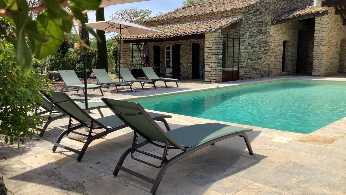 Cabrieres-d'Avignon Other | Ideally located apartment with swimming pool, breathtaking view of Gordes, Mont du Lubéron