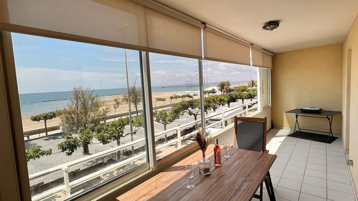 Le Grau-dʼAgde Apartment | Ideally located Beach apartment with all amenities within walking distance