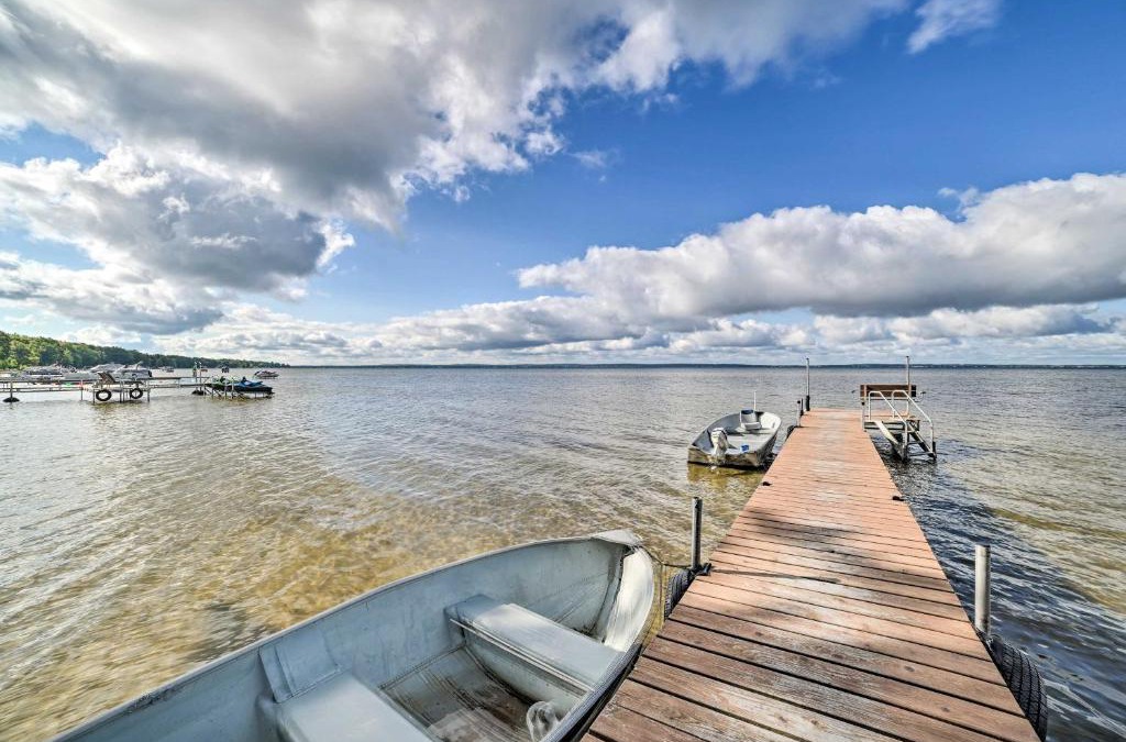 Houghton Lake House | Ideally Located Cabin with Direct Lake Access!