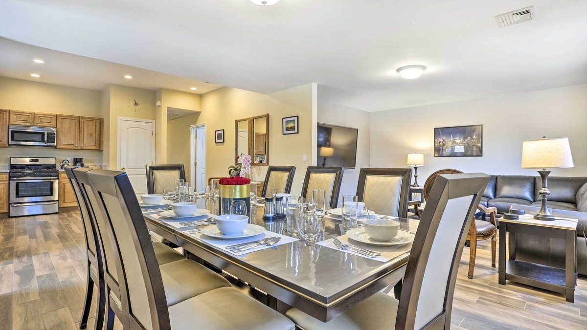 Glen Cove Apartment | Ideally Located Glen Cove Apartment!