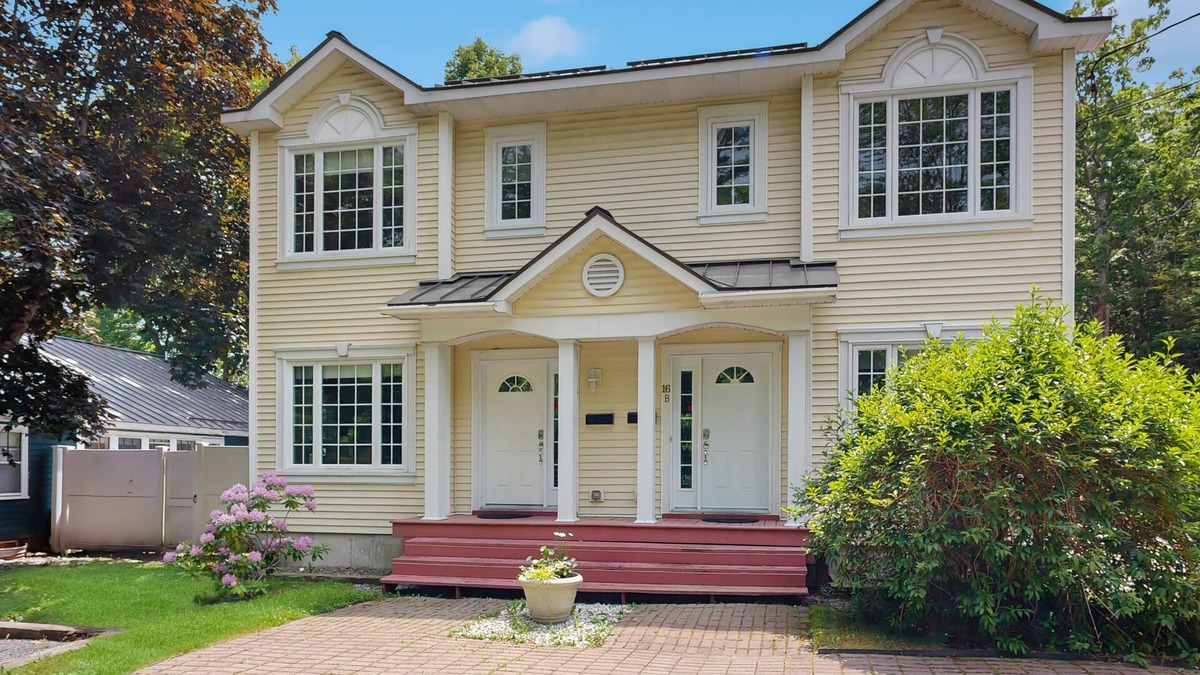 Bar Harbor Cottage | Ideally Located Home w/Deck, WiFi & Washer/Dryer - Walk into Town & Acadia