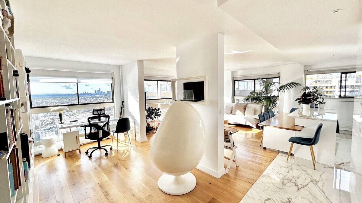 Quartier de Javel Apartment | Ideally located last floor duplex with exceptional view on Eiffel Tower & Seine