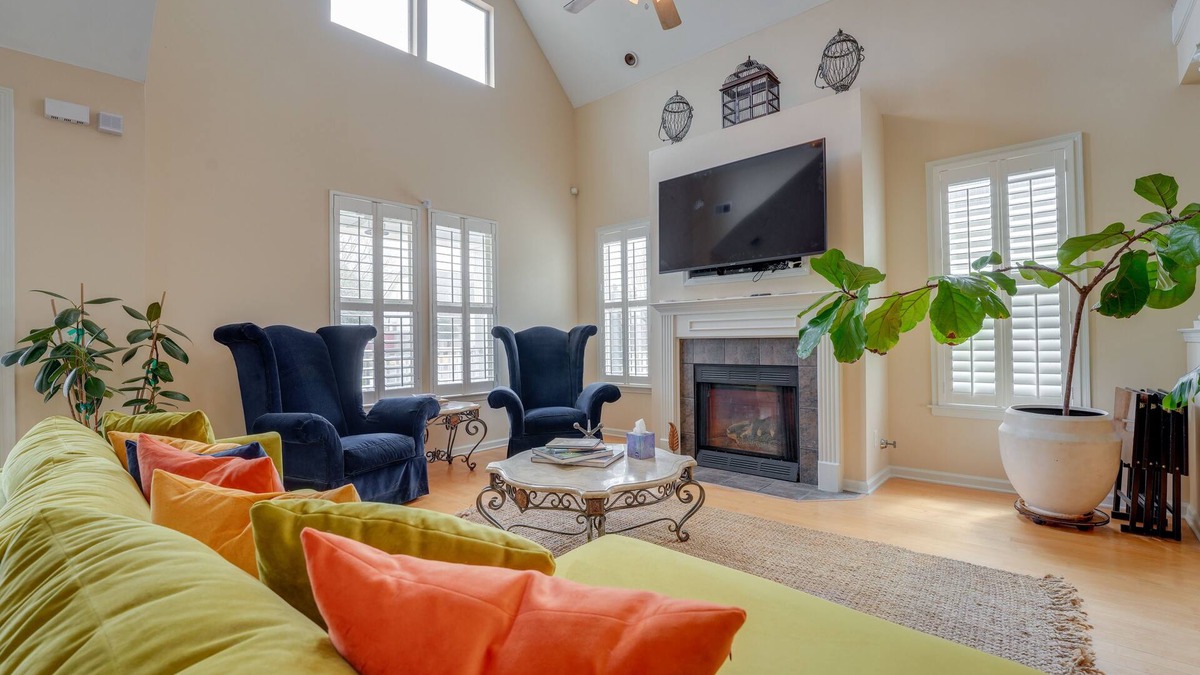 Memphis House | Ideally Located Memphis Home: 3 Mi to Beale St!