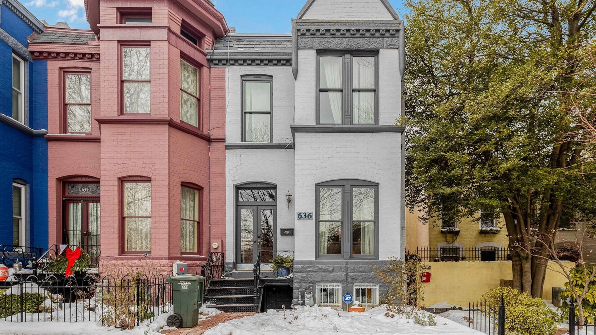H Street Corridor Apartment | Ideally Located Urban Oasis Free Parking