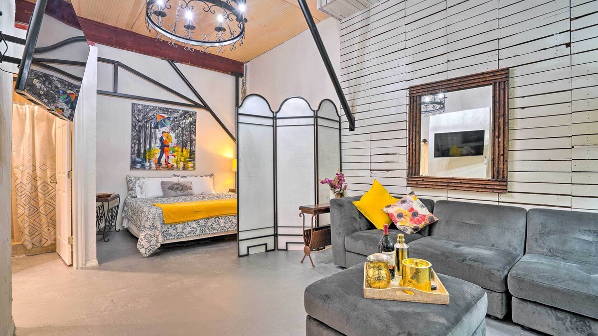 Western Division Apartment | Ideally Located Vacation Rental Studio in Laredo!