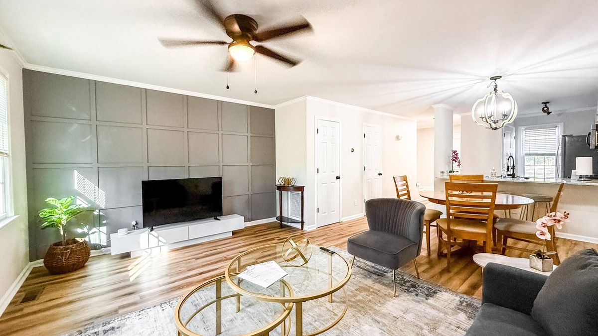 Walnut Creek House | Ideally Situated 2BR 2ensuite Townhome in Raleigh