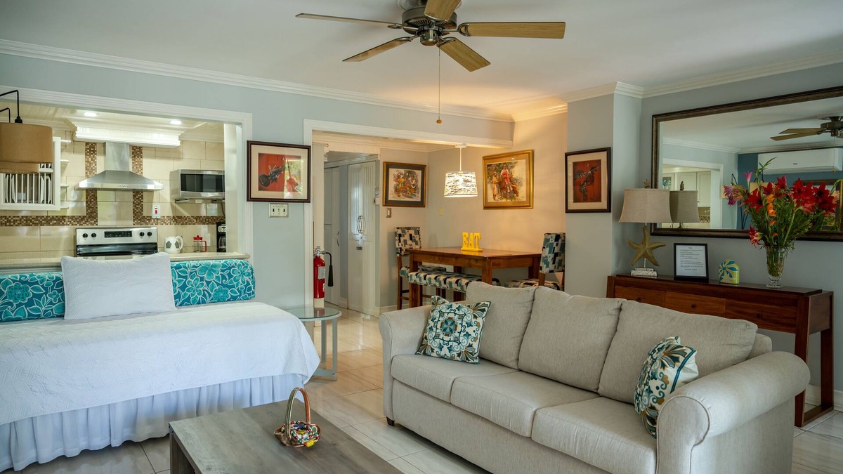 Montego Bay Apartment | "Idle Time on the Bay". Visually Charming and newly refurbished apartment