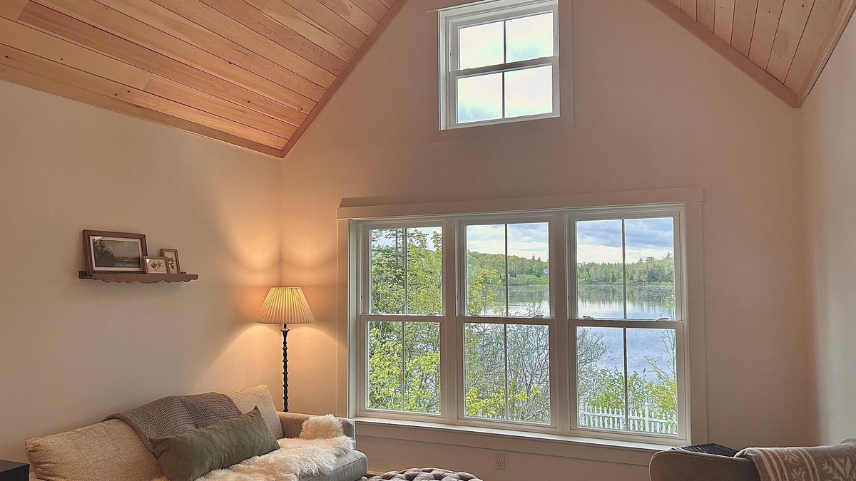 Mount Holly Cottage | Idlewild Cottage: A cozy lakeside cottage in Mount Holly, VT