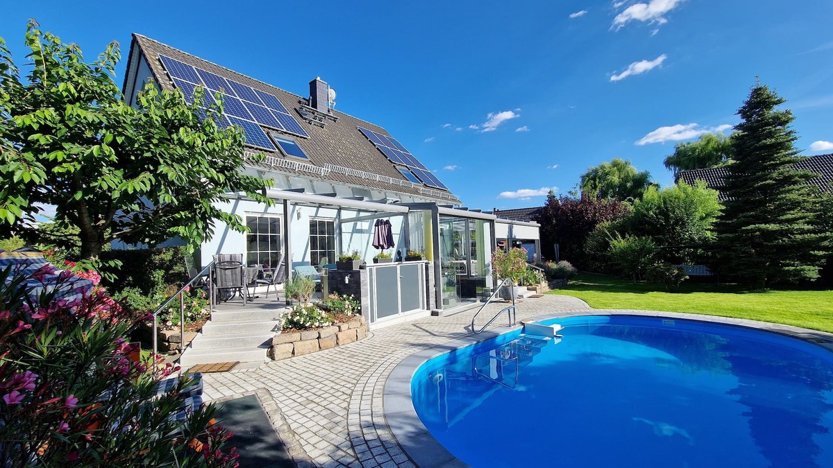 Behlitz Apartment | Idyllic vacation apartment with pool, whirlpool and sauna near Leipzig