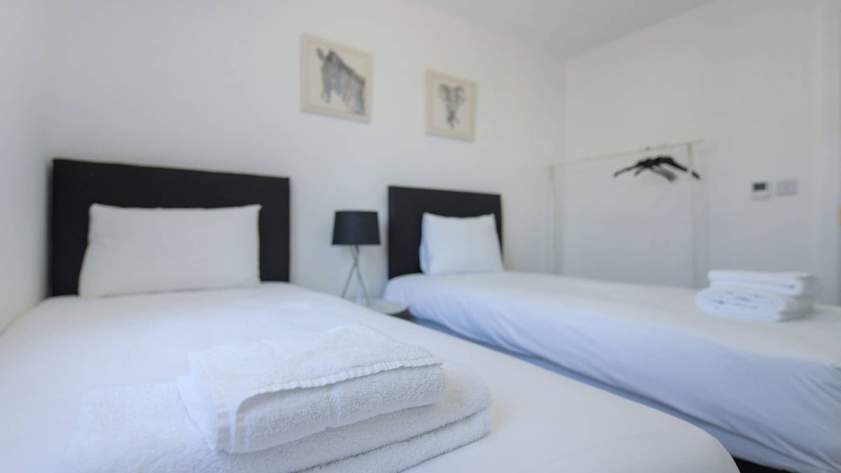 Gedling Apartment | Idyllic 2bed City Home, Low Carbon, Parking