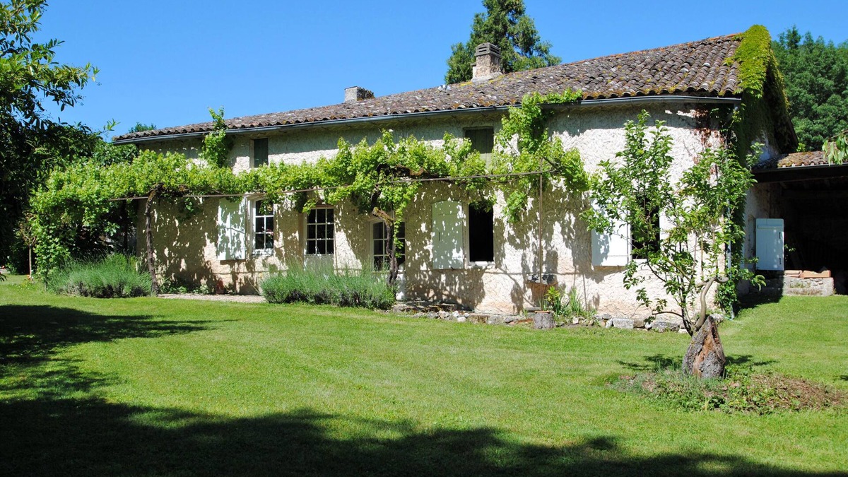 Le Fleix Cottage | Idyllic and rustic cottage in stunning grounds with private terrace