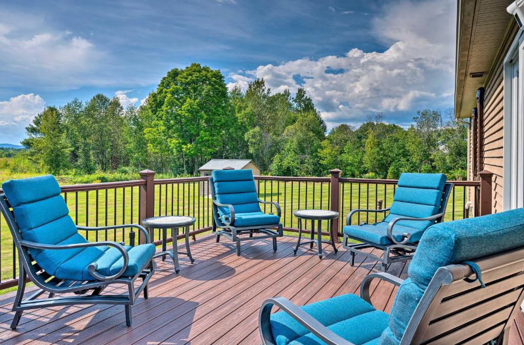 East Randolph House | Idyllic Barre Getaway about 15 Mi to Ski Area!