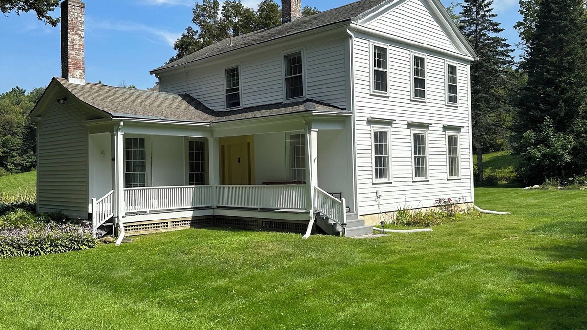 Richmond House | Idyllic Berkshires Farmhouse