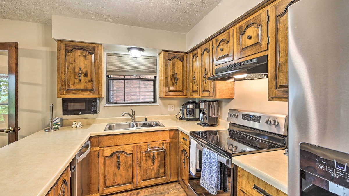 Bronston House | Idyllic Bronston Retreat w/Fire Pit + View!