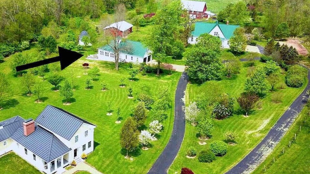 Hillsboro House | Idyllic Carriage House Farm-stay near Rocky Fork Lake