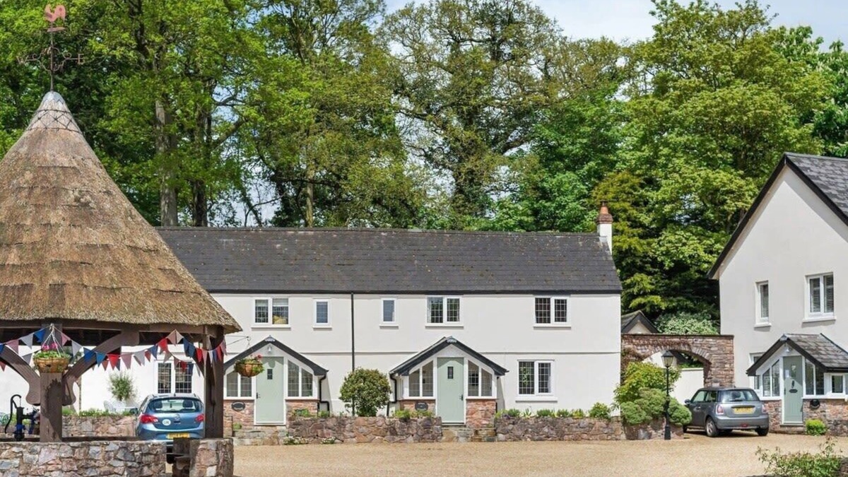 Smithincott House | Idyllic Cottage in Heart of Devon Countryside
