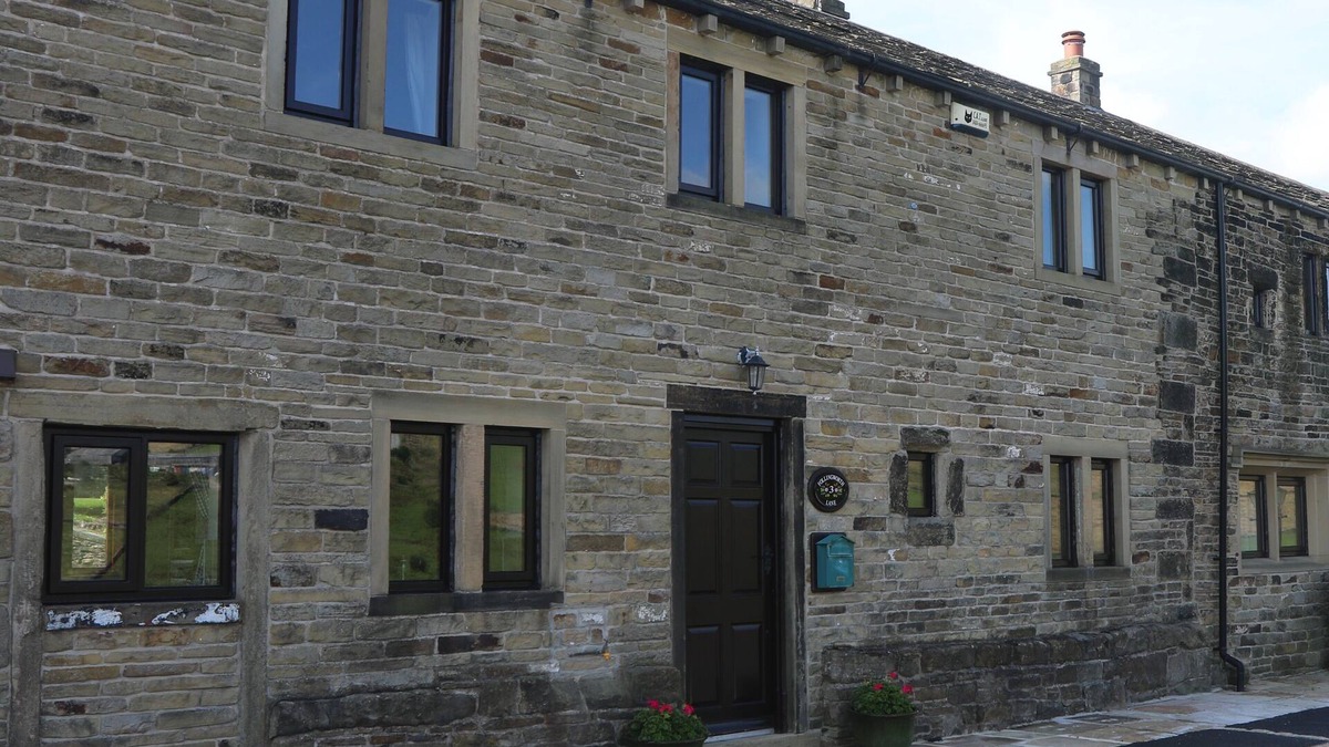 Ainley Top Cottage | Idyllic cottage in Slaithwaite, stunning views, heart of the countryside
