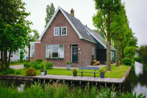 Landsmeer Bed & Breakfast | Idyllic Farmhouse