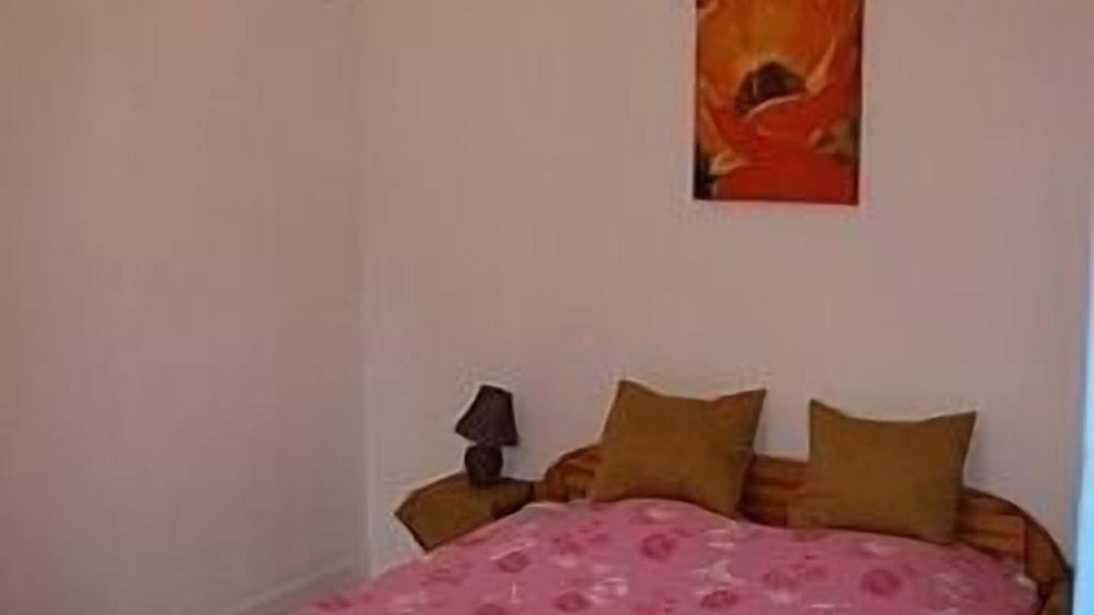 Canet-en-Roussillon Cottage | Idyllic Gite With Pool On Chateau Wine Estate