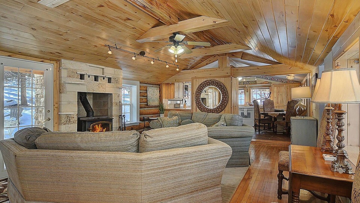 Salida Cabin | Idyllic Historic Log Cabin~Streamside~Forested Seclusion~Gated Privacy~Hot Tub