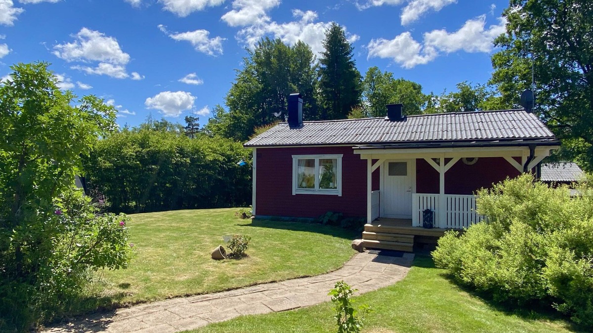Fasalt House | Idyllic holiday home near Örkelljunga, sun terrace, wood-burning stove, forests and lakes