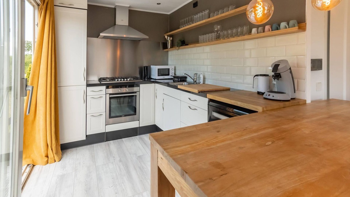 Ooltgensplaat House | Idyllic holiday home in Ooltgensplaat on the water