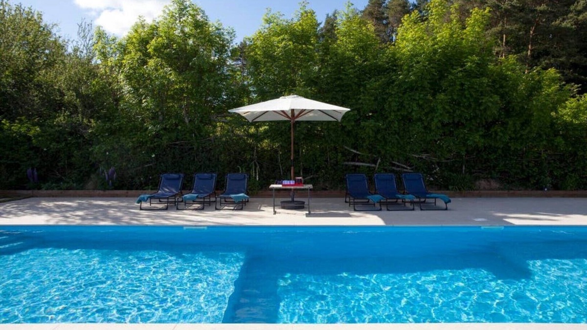 Tiverton House | Idyllic house vast views, great for winter walks & cosy nights by open fires.