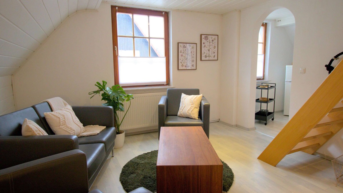 Griesheim Apartment | Idyllic living in a green oasis