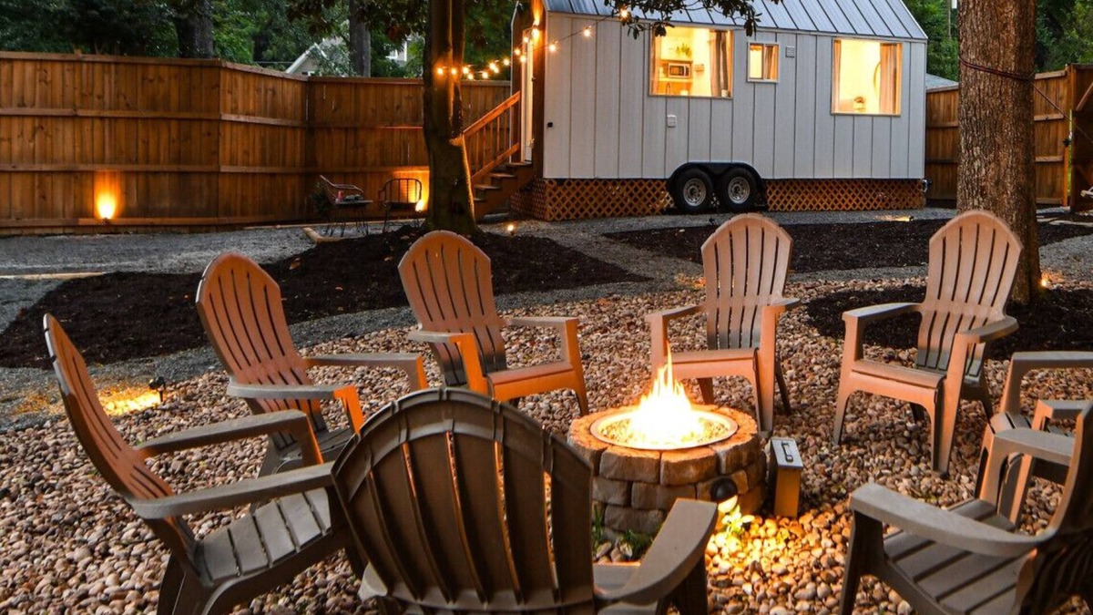 Norcross House | Idyllic "Magnolia Mini" Tiny Home in Downtown Norcross Near Atlanta