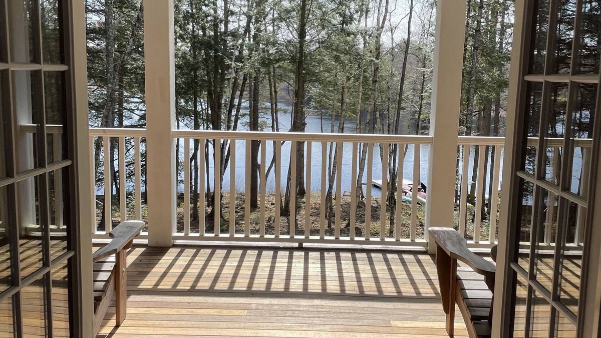 Waldoboro Cabin | Idyllic Post & Beam Cottage On Quiet Fresh Water Lake