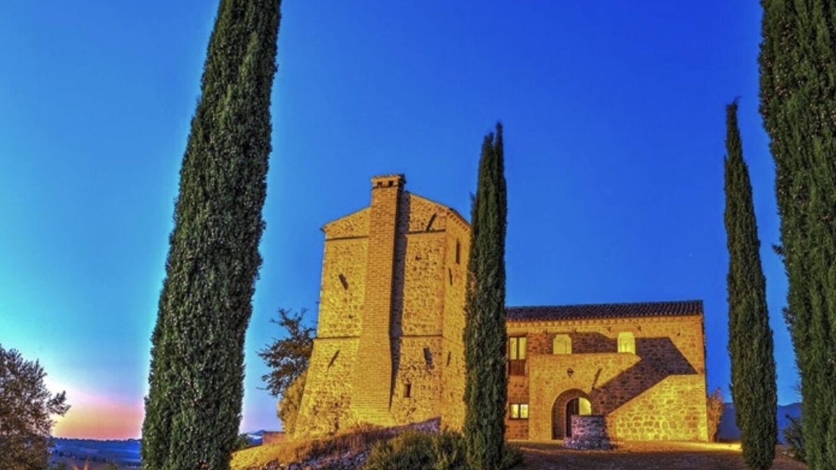 Acquasparta Villa | Idyllic privacy - 360° views, pool, air conditioning, pizza oven & bocce court