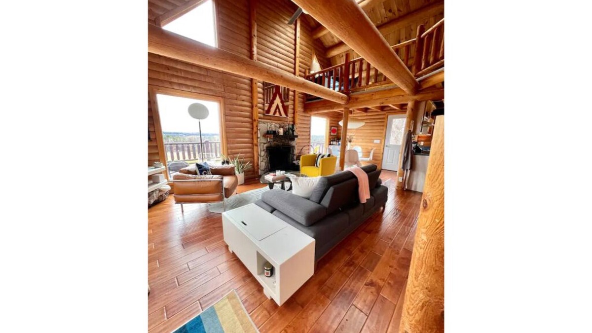 Hudson Cabin | Idyllic Retro Hudson Cabin