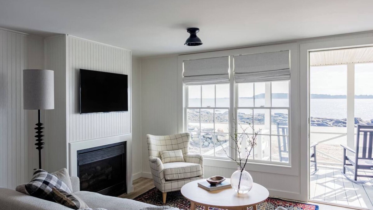 Ocean Point Hotel | Idyllic Room Perfect for Watching Sunsets and Exploring Maine’s Coastline