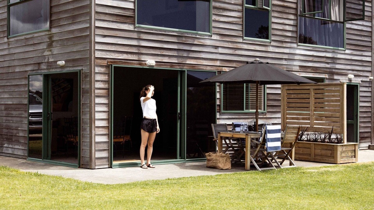 Tutukaka Apartment | Idyllic, secluded vineyard property perched above Waiparore Cove