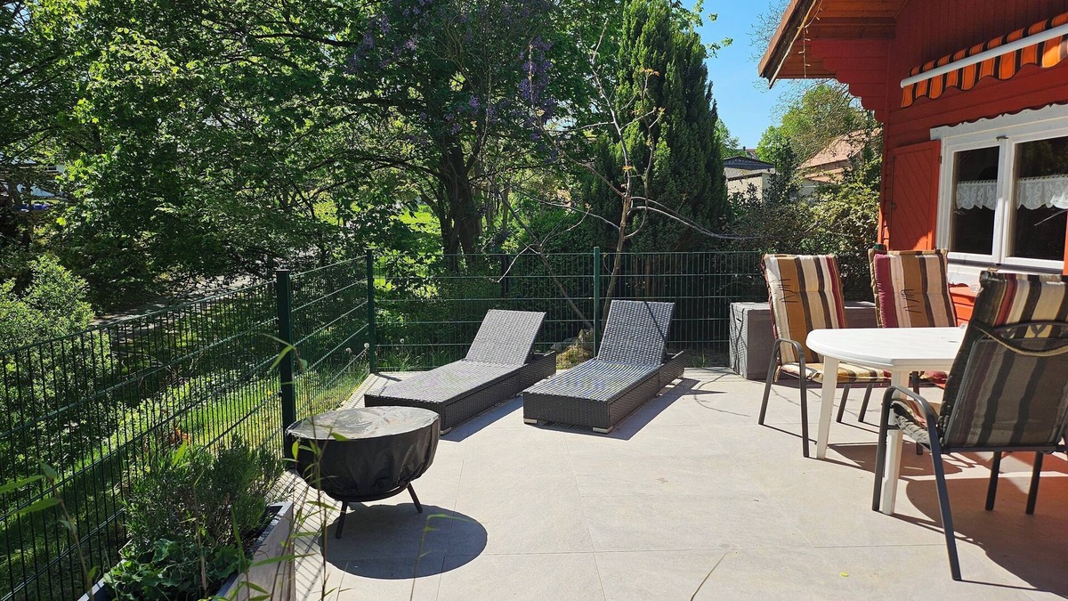Muritz House | Idyllic vacation home 200 m from Schwarzer See lake with large terrace - pure nature