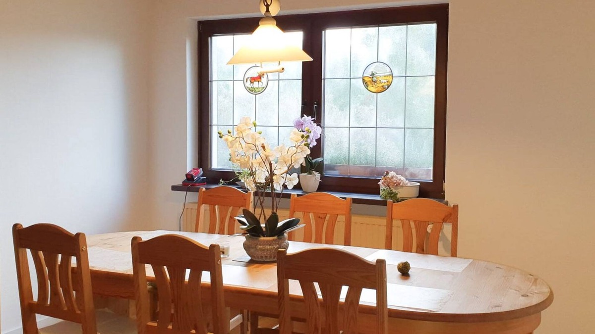Illschwang House | Idyllische Ferienwohnung am Waldrand
