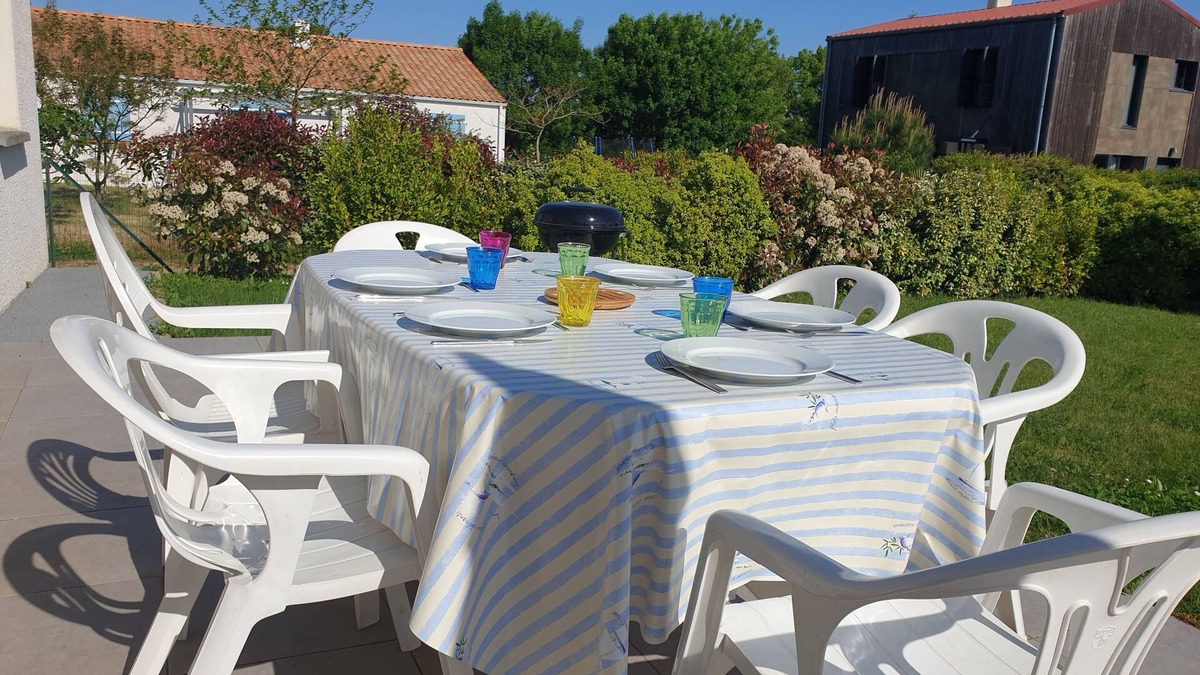 Le Bernard House | If we took advantage of the beach, in the calm of the village of Bernard.