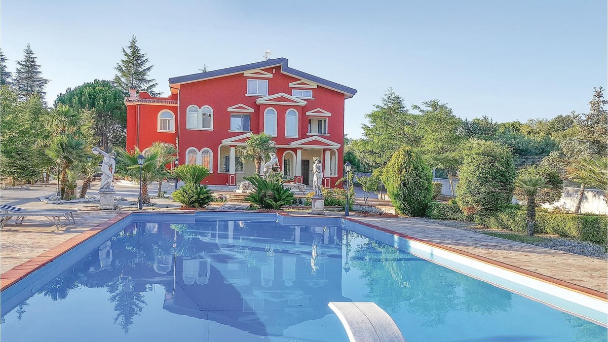 Caccianova House | If you are looking for a special place for an unforgettable vacation, away from the chaos of the cit