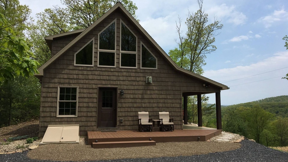 Huntingdon Cabin | If you are ready to travel and relax look no further!