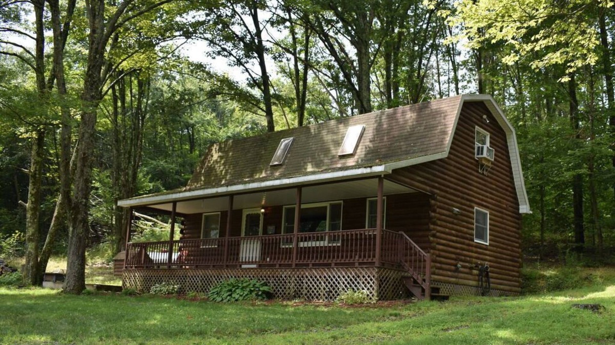 Warren Center Cabin | If you love the quiet outdoors and love the nature you will love this cabin.