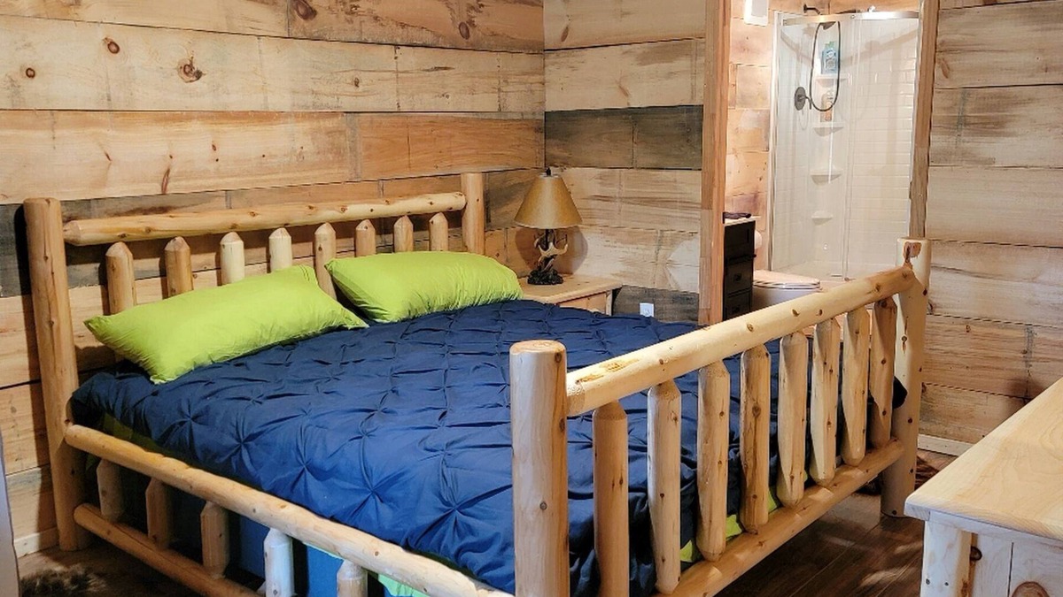Murphy Cabin | If you want to get away from a busy life this mountain cabin is the place!